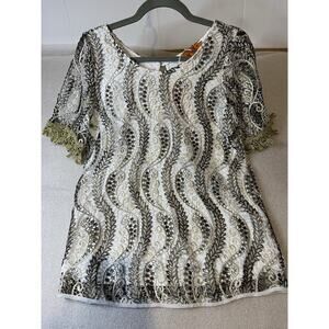 New-Voom by Joy Han Size Medium Vintage Short Sleeve Top Embroidered Designs NWT